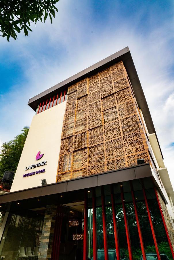 Готель Lavender Infopark Kochi Екстер'єр фото